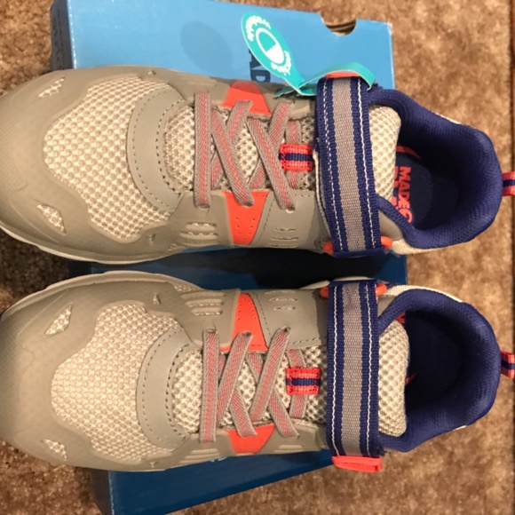 NIB Striderite Ashton Made2Play sneakers size 2 - Picture 3 of 4